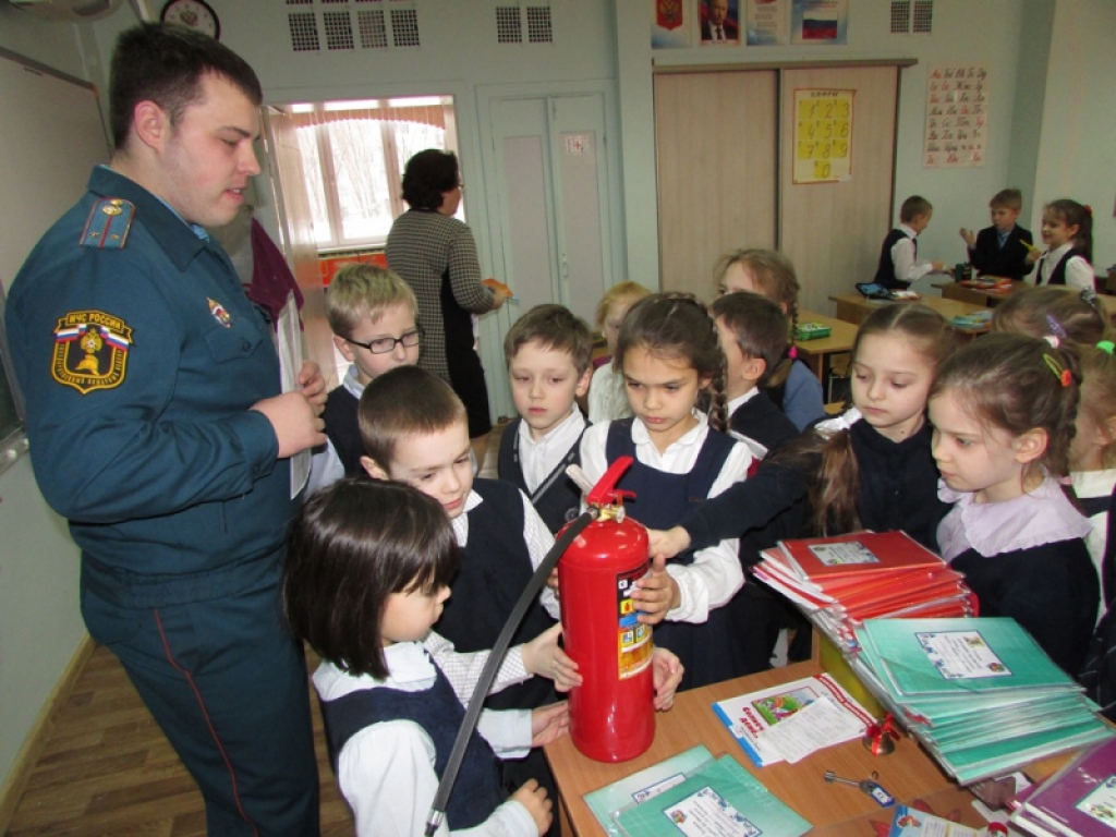 В российских школах появится программа тренировок по правилам поведения в условиях чрезвычайных ситуаций